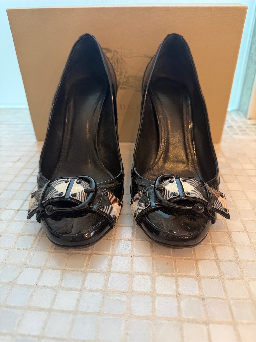 Burberry Black Patent Leather Pumps with Check Bow